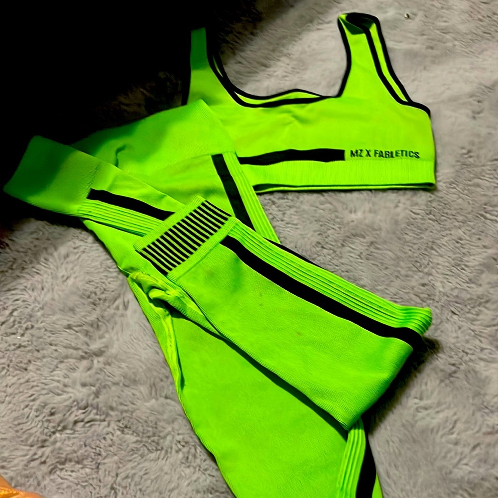 Fabletics sports outfit